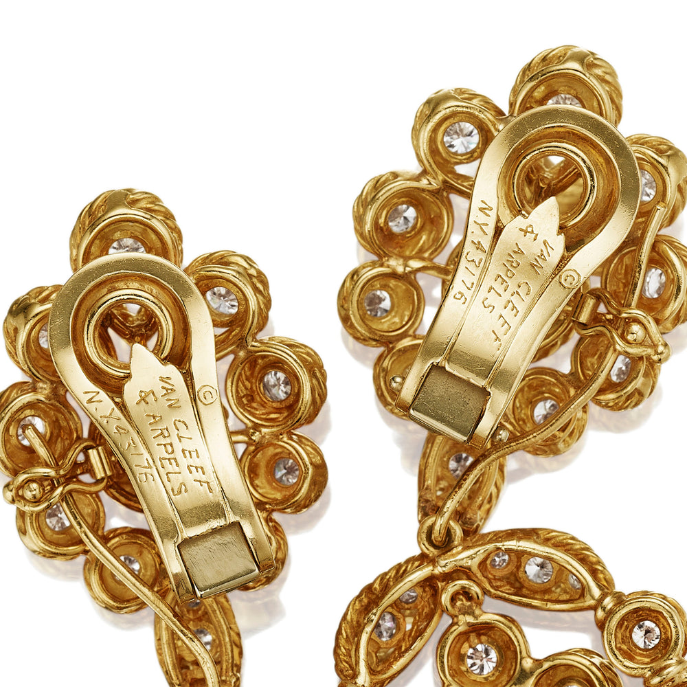 
                      
                        Macklowe Gallery Van Cleef & Arpels Indian-inspired Convertible Diamond Necklace and Pendant Earrings
                      
                    