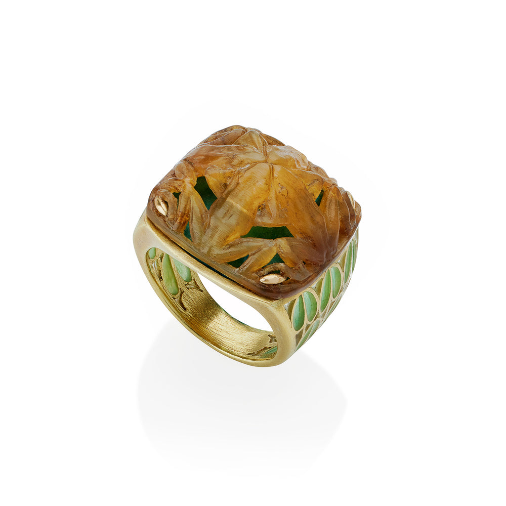 Macklowe Gallery René Lalique Art Nouveau Carved Horn and Plique-à-jour Enamel  "Grenouilles" or Frogs Ring