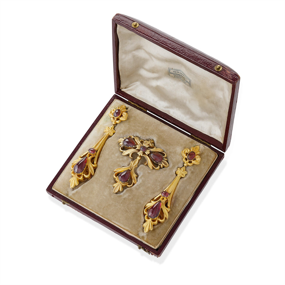 
                      
                        Macklowe Gallery English Cabochon Garnet Pendant Earrings and Pendant Necklace
                      
                    